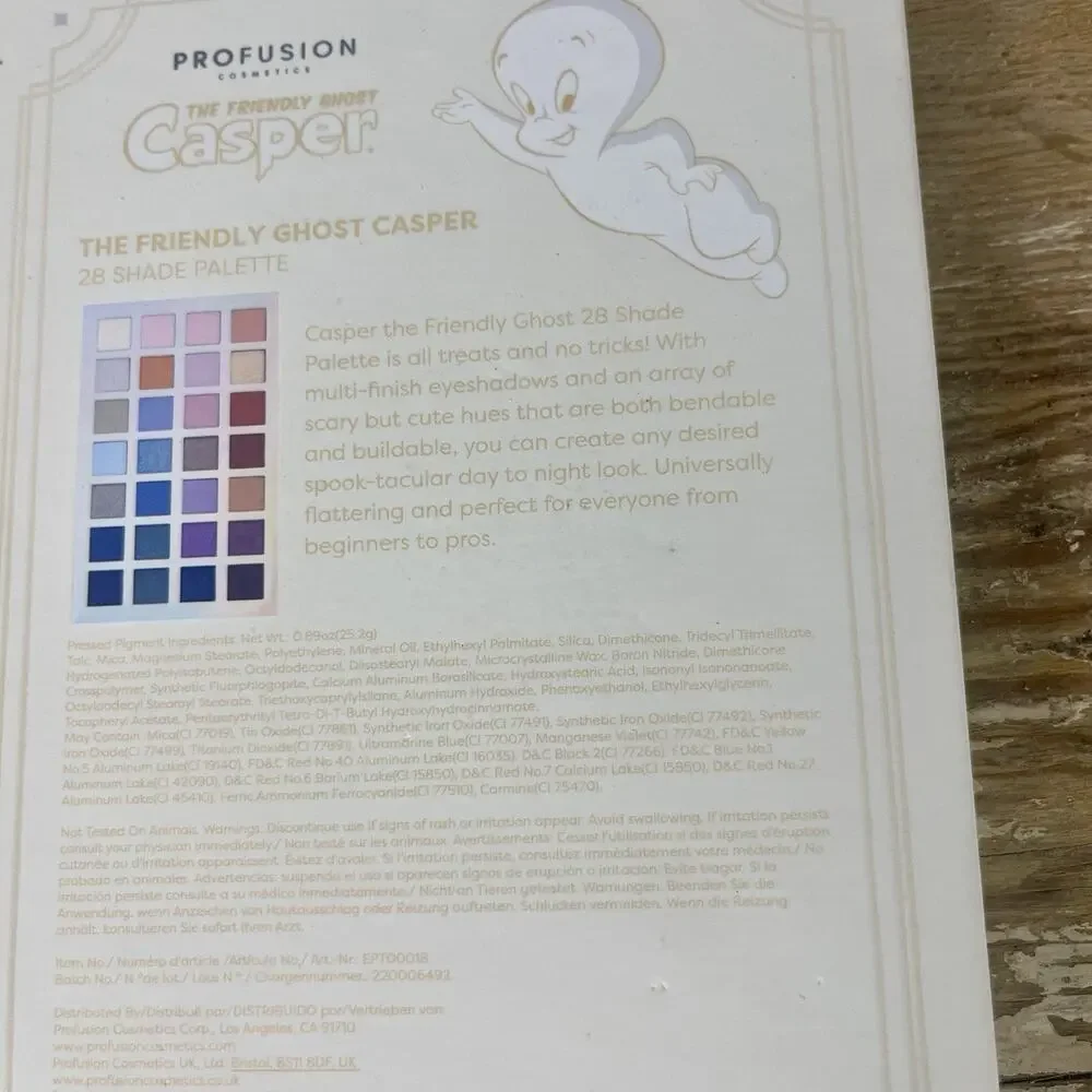 NEW Profusion Casper Friendly Ghost 28 Eyeshadow & Witch Broom Brush Set Glows
